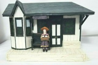 Anne Of Green Gables House/building Figurine