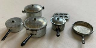 Vintage Dollhouse Miniatures Pewter Pots And Pans Set Kitchen 1:12 Muffin Tin