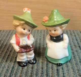 Hummel Salt & Pepper Boy & Girl In Bavarian Dress Green Hats 3.  25 " Tall Tmk 3ss