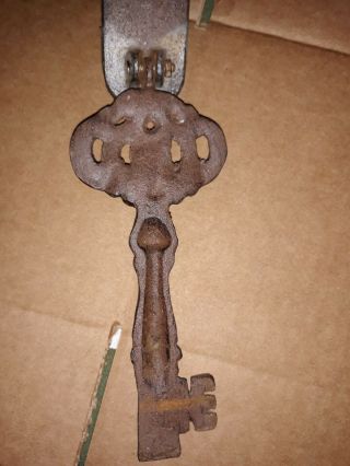 Vintage Cast Iron Key Shaped Door Knocker 8 x 3 Inch Heavy Weight Skelton Key 3