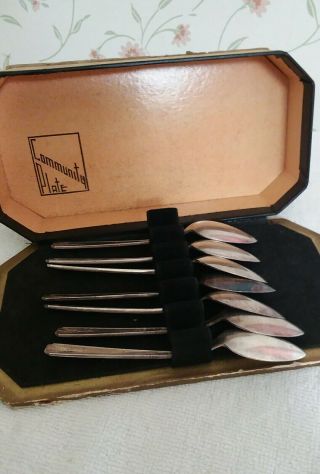 Vintage Oneida Community Silver Plate Set Of 7 Demitasse Tea Spoons Box