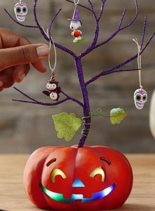 2018 Hallmark - Halloween Lighted Miniature Ornament Tree With Tags