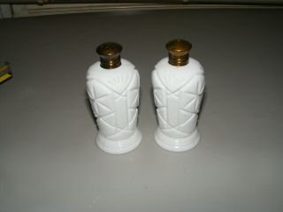 Enesco Vintage Milk Glass Salt Pepper Shaker Set Pair