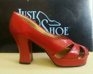 1998 Just The Right Shoe By Raine For Willets Designs 25001 Ravishing Red