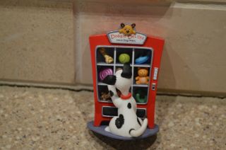 HALLMARK PUPPY LOVE SERIES COMPLIMENT DOG VENDING MACHINE ORNAMENT TAIL WAGS 6