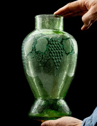 19th c.  European Hand Blown & Etched Green Bubble Glass FLOWER Vase 11 