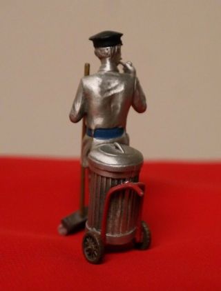 Hudson the Villagers Winter Pewter Figurine 5241 Cliff the Resting Sweeper 3