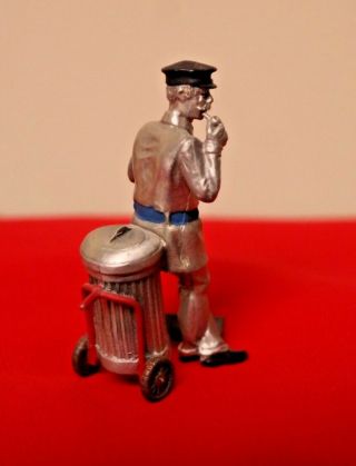 Hudson the Villagers Winter Pewter Figurine 5241 Cliff the Resting Sweeper 4