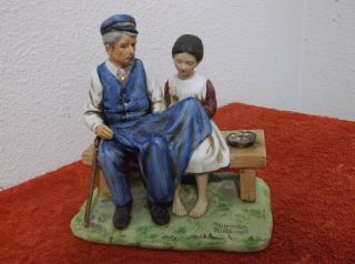 VINTAGE NORMAN ROCKWELL FIGURINE.  LIGHTHOUSE KEEPER ' S DAUGHTER.  1979 2