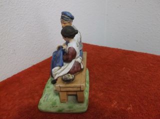 VINTAGE NORMAN ROCKWELL FIGURINE.  LIGHTHOUSE KEEPER ' S DAUGHTER.  1979 3