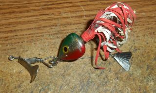 VINTAGE ARBOGAST 1 - 1/2 HAWAIIAN WIGGLER WITH TIN LIZ TAILS/TOUGH LURE 2