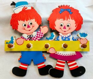Vintage 1972 Raggedy Ann & Andy Pressed Cardstock Coat/hat Hook Decor - Vg Cond.