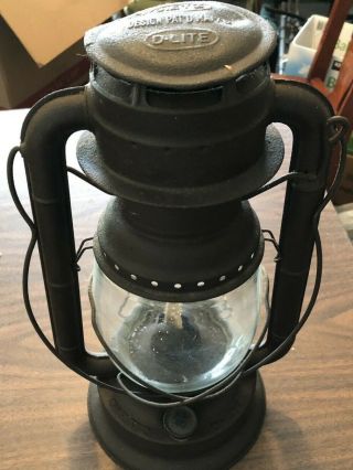 Vintage Dietz No.  2 D Lite Kerosene Oil Lantern Globe Ny
