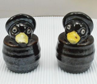 Vintage Ducks In A Barrel Salt Pepper Shaker Set Red Ware Japan