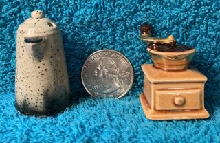Arcadia Miniature Coffe Pot & Grinder Salt And Pepper Shaker