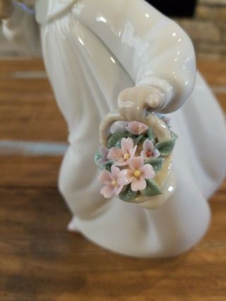 Lladro Porcelain Figurine 6683 Romance Girl With Flower Basket Statue w/box 3