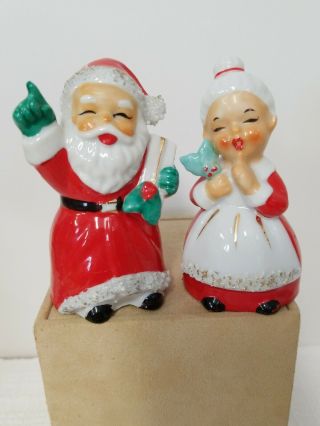 Vintage Porcelain Mr & Mrs Santa Claus Christmas Salt & Pepper Shakers Japan