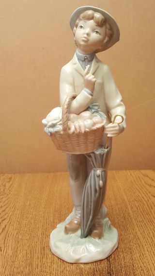 Lladro " Little Gardener " Boy Figurine With Basket And Umbrella 4726