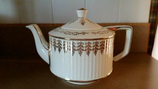 Sadler Vintage Ribbed Tea Pot Gold Leaf Design,  England 6 " High,  Adorable