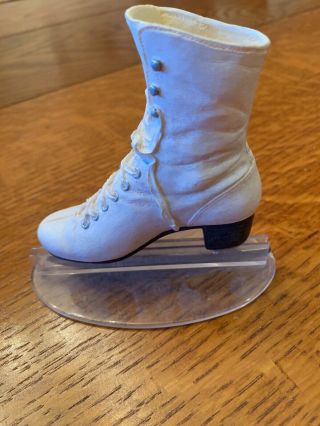 Just The Right Shoe Figure 8 Skate With Clear Display Stand Collectable By Raine
