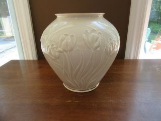 Lenox Cream Dance Of The Tulips Masterpiece Globe Vase 1992 Limited Edition 7.  25