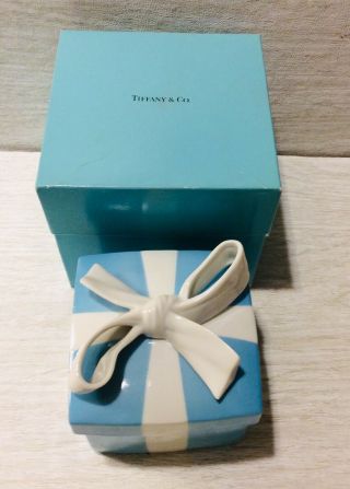 Tiffany & Co Porcelain Blue Trinket Gift Box Bowl Jewelry 4