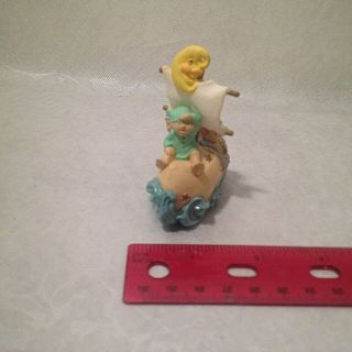 Vintage Wynken,  Blynken & Nod Resin Doll Figurine 2 " X 1 " Easter Colors