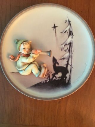 Mj Hummel 3d Plate,  " Winter Melody 1996 $190 Never Out Of Box