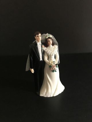 Vintage WILTON 1991 Wedding Cake Topper / Long Brown Hair / Bride & Groom 2