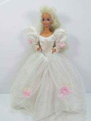 Vintage Mattel Romantic Bride Barbie W/ Gown Great Gift B29.  75
