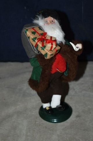 1997 Byers Choice Caroler Santa Dancing With Pipe And Presents Bag Toys