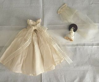 Barbie Antique White Wedding Dress With Veil & Cake