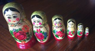 Vintage Russian Babushka Wooden Nesting Doll 6 In All With Label