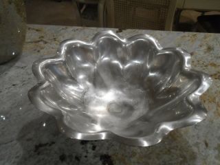 Reed And Barton 1095 Silver Scalloped Bowl On 4 Legs,  10 1/2 Inches