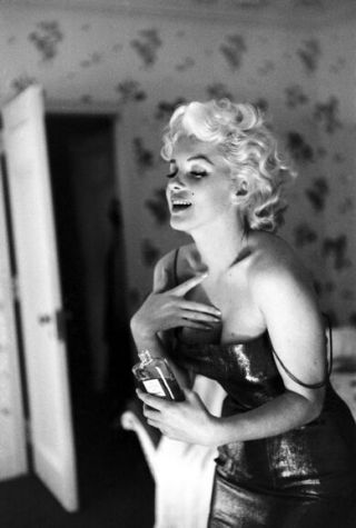 Vintage B&w Marilyn Monroe Chanel No.  5 Advert Photograph Poster A3 Re Print