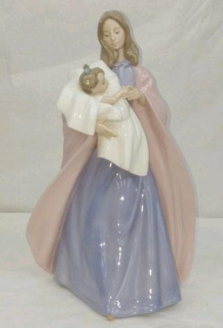 Nao By Lladro 1300 " A Mother 