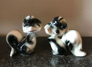 Vintage Skunks Salt & Pepper Shakers Japan Anthropomorphic S&p Cute Animals