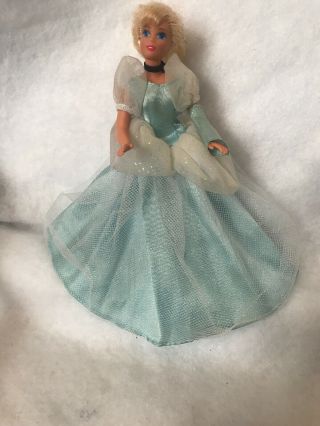 Vintage Disney Musical Princess Cinderella Doll 6.  5 " 1994