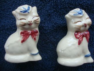 Vintage Shawnee Puss N Boots Salt And Pepper Shakers With 3 & 4 Hole