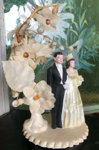 Vintage 1940s Chalkware Bride & Groom Wedding Cake Topper Hand - cut Cloth Flowers 5
