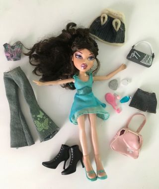 Vintage Bratz Doll Brown Hair Violet Eyes With Extra Shoes Outfits Accessories