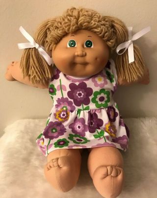 Vintage Cabbage Patch Kid Cpk Girl Doll 16” Wheat Hair Green Eyes Floral Dress