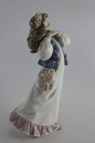 Lladro Porcelain Figurine 06401 ' Dreams Of A Summer Past ' With Box 3