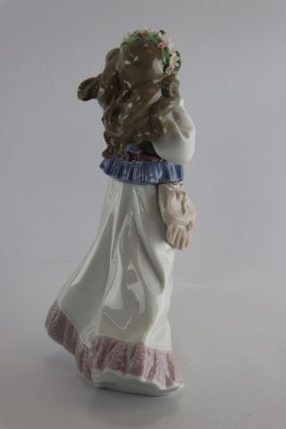 Lladro Porcelain Figurine 06401 ' Dreams Of A Summer Past ' With Box 4