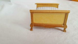 VINTAGE HAND CRAFTED WOODEN DETAILED DOLLHOUSE FURNITURE FULL BED,  CLEAR MAPLE 2