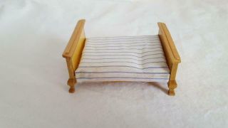 VINTAGE HAND CRAFTED WOODEN DETAILED DOLLHOUSE FURNITURE FULL BED,  CLEAR MAPLE 3