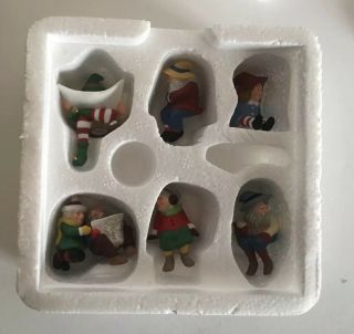 DEPARTMENT 56 NORTH POLE SERIES HAVE A SEAT 6 ELVES VILLAGE ACCESSORIES 2