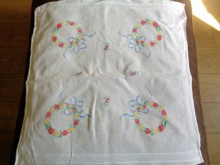 Vintage Tablecloth Cross Stitch Flowers In Circles White 29 " Square