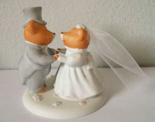 1989 Hallmark Bride & Groom Bears " Sweet Romance " Porcelain Cake Topper
