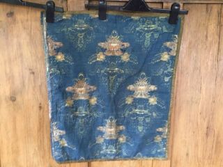 18/19th century French woven ribbed silk lampas with floral motifs. 4
